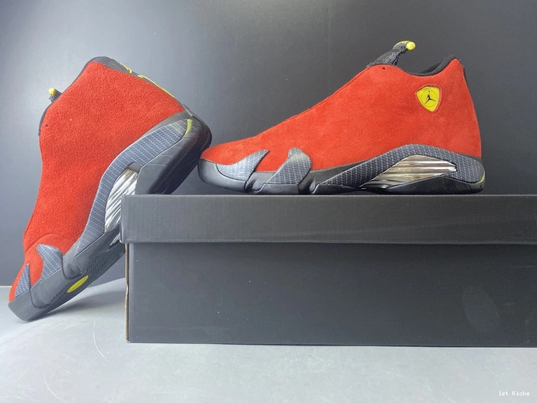 14 Jordan 654459-670 Air “Ferrari”  1015